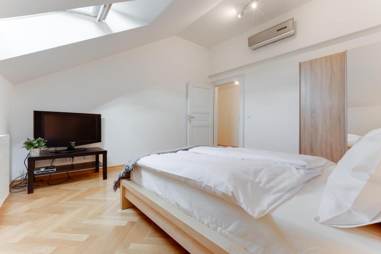 Jt'S Apartments Bilkova Str. Прага Экстерьер фото